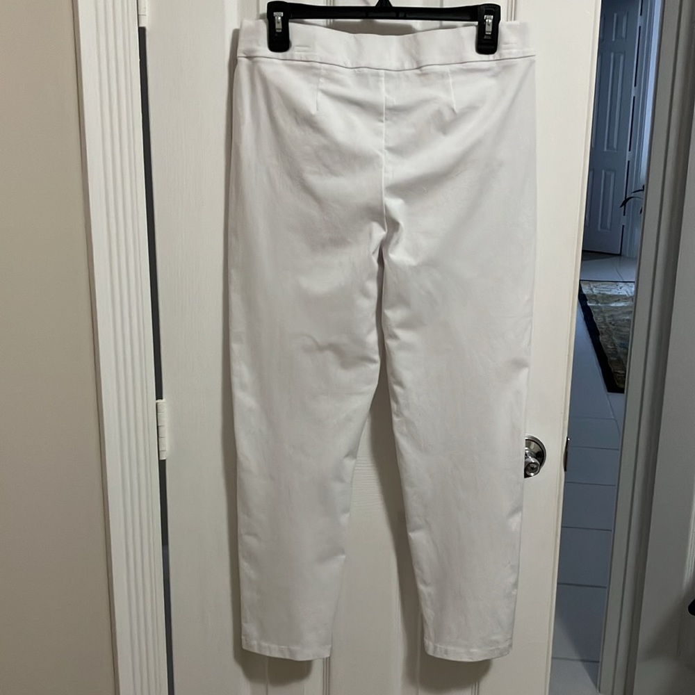 Chicos white pant. Size- 1.5 Ankle - Picture 2 of 3